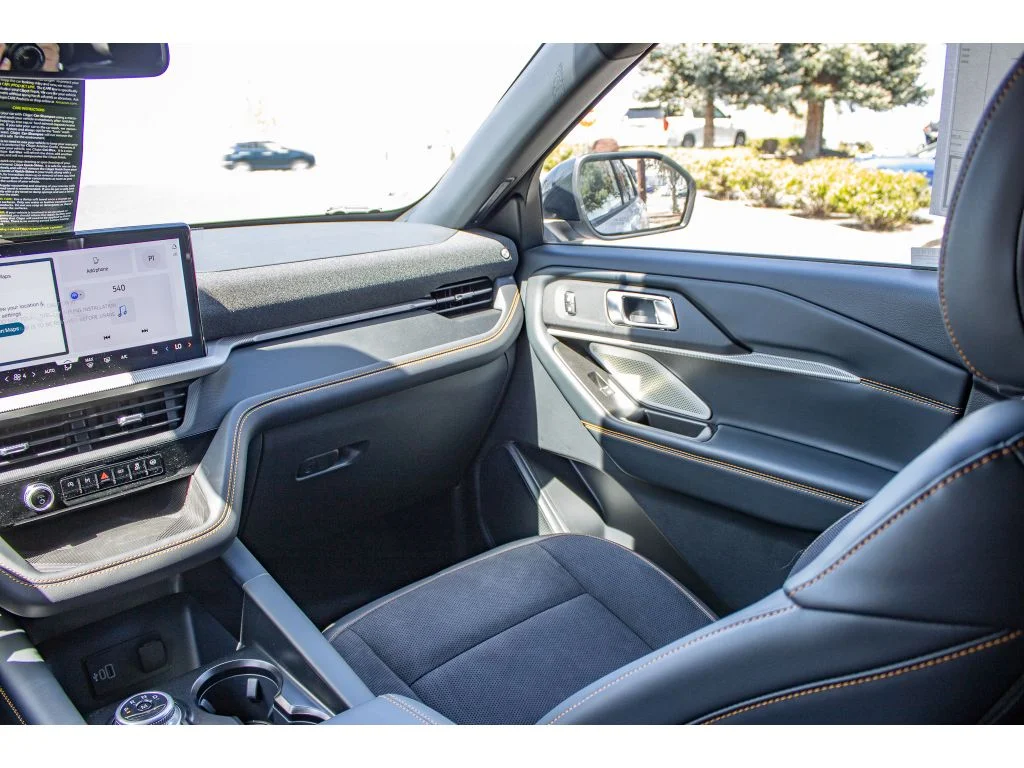 New 2026 SPACE WHITE METALLIC Ford Tremor image 19
