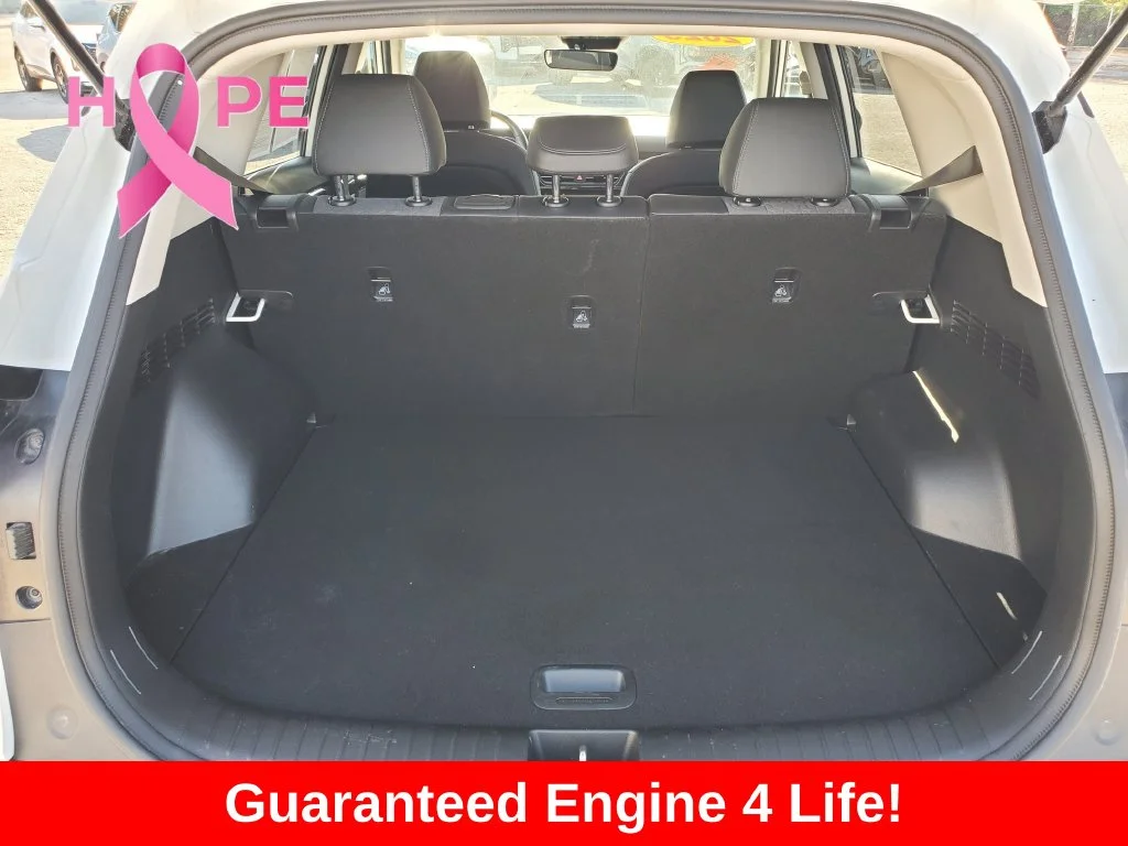 Used 2025 White Kia S image 30