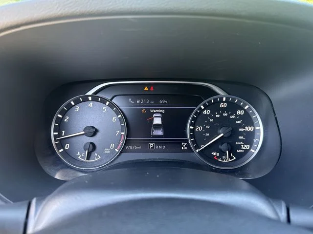Used 2022 White Nissan SV image 19