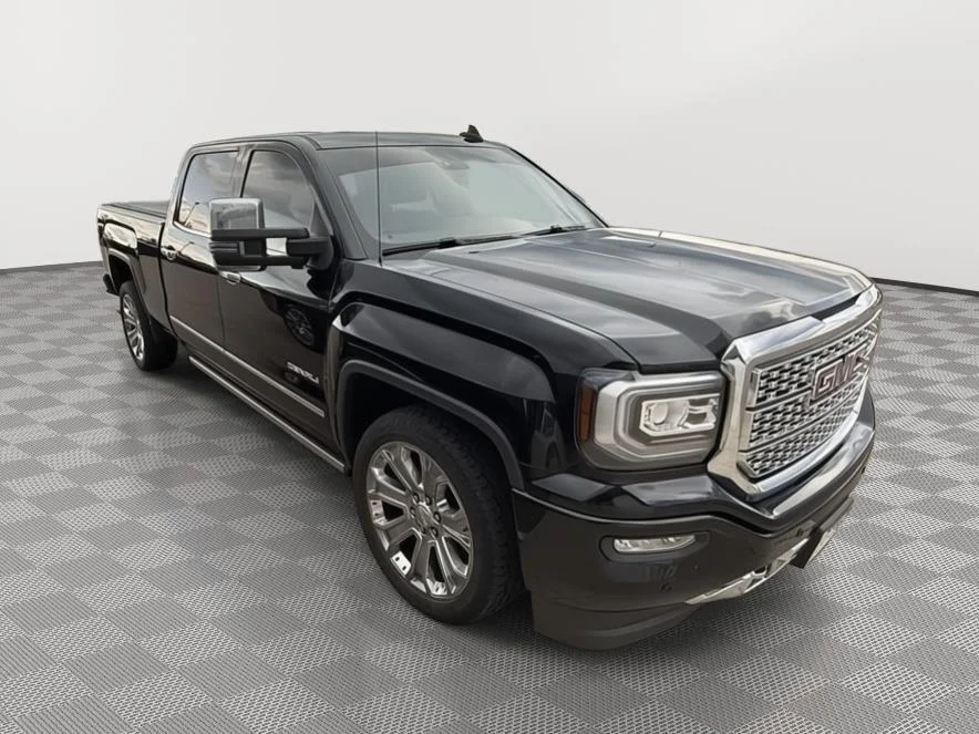 Used 2018 ONYX BLACK GMC Denali image 3