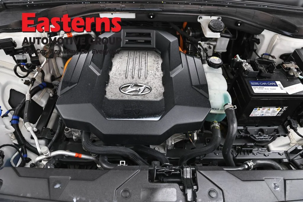 Used 2019 White Hyundai Base image 7