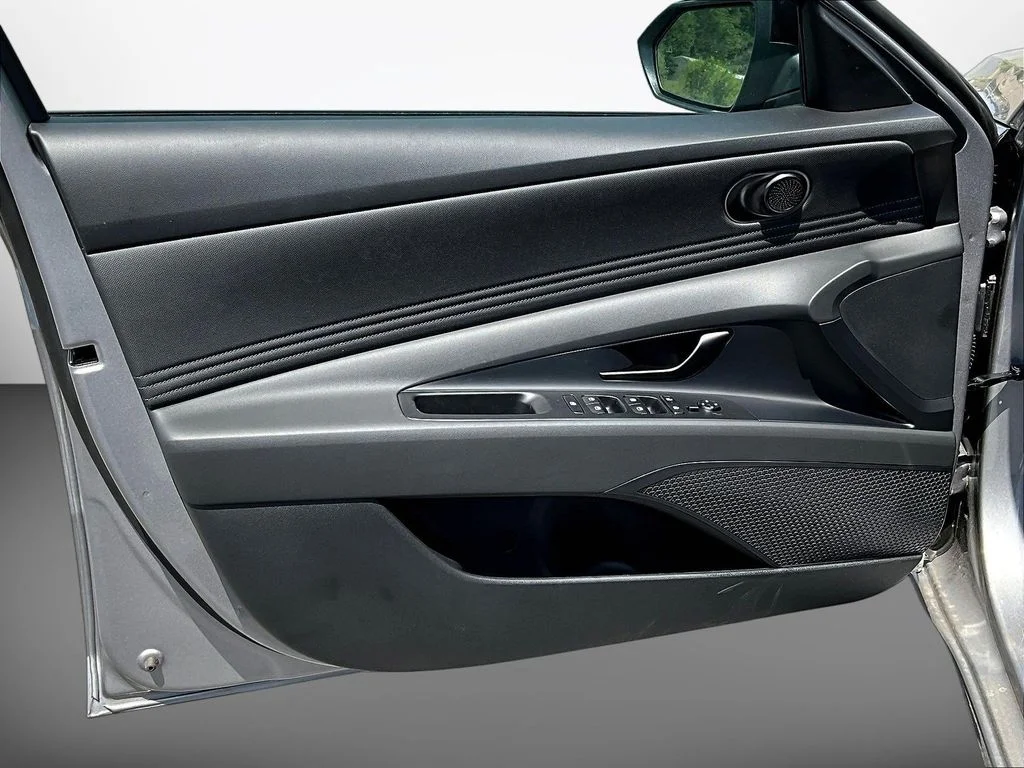 New 2026 Silver Hyundai SEL Sport image 25