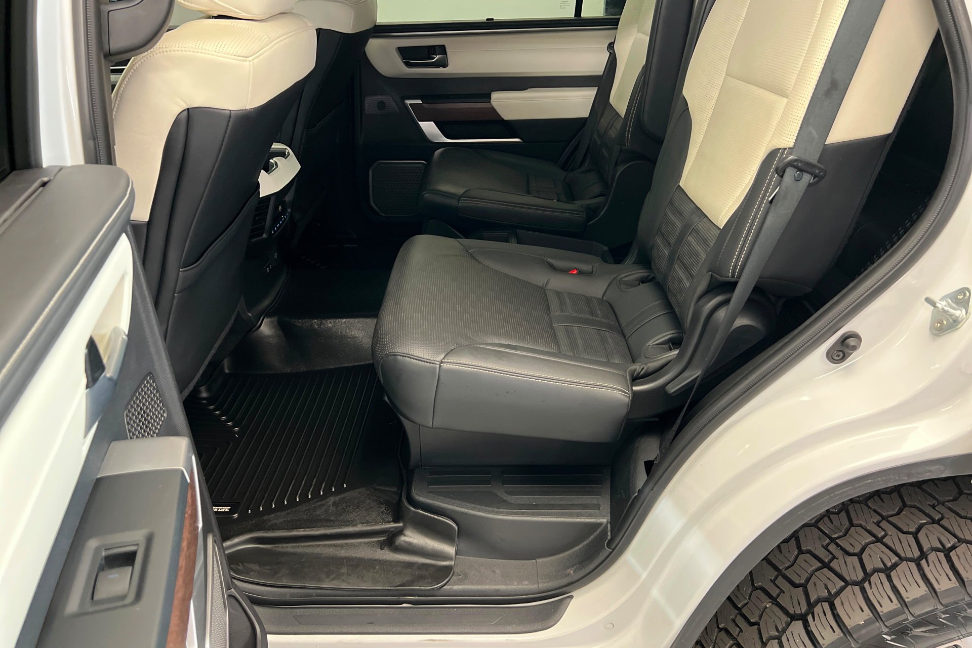 Used 2023 Wind Chill Pearl Toyota Capstone image 23