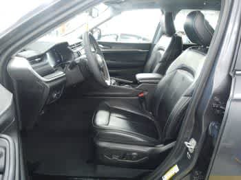 Used 2023 Baltic Gray Metallic Clearcoat Jeep Limited image 5