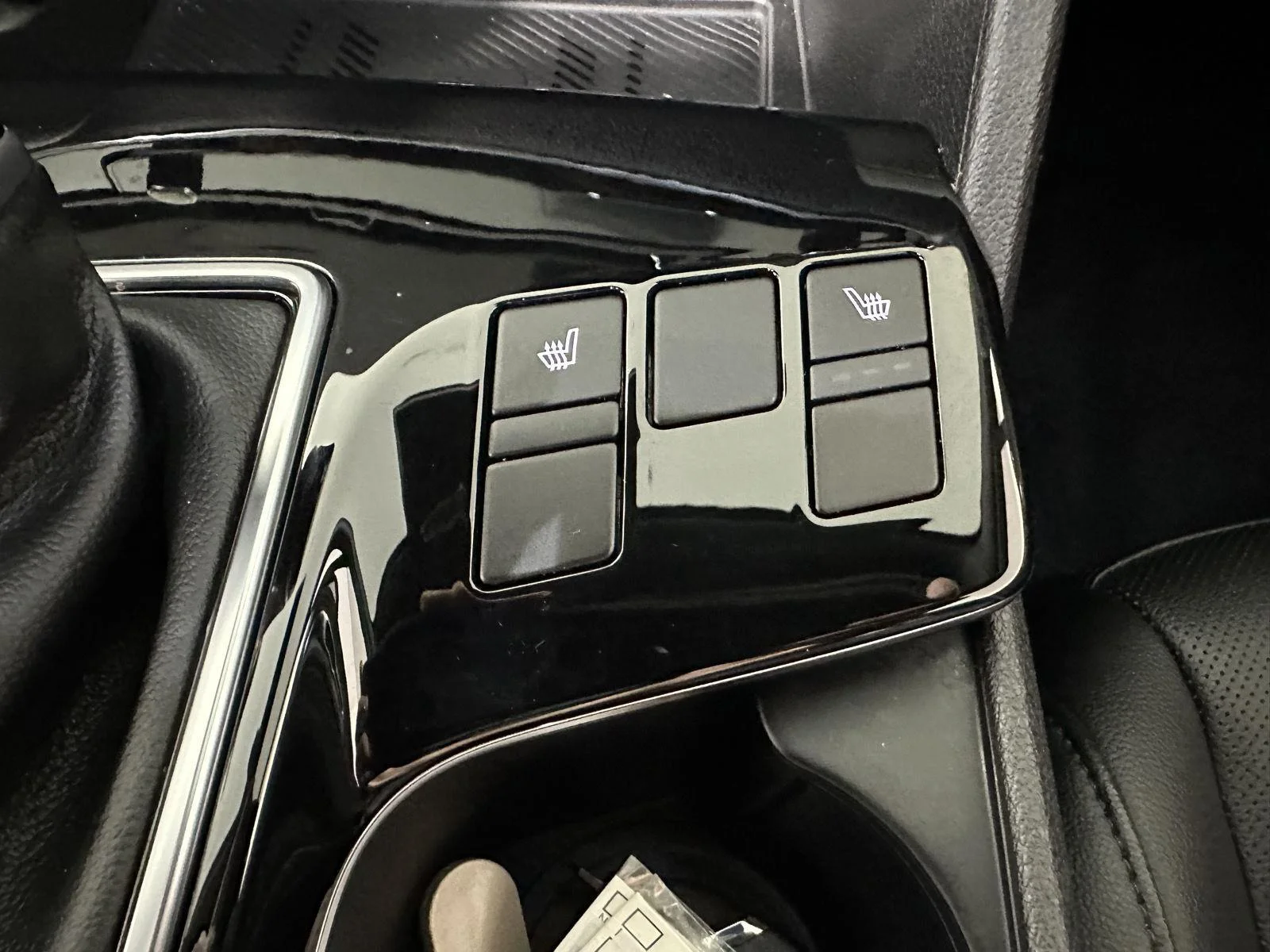 Used 2024 Gravity Gray Kia X-Line image 39