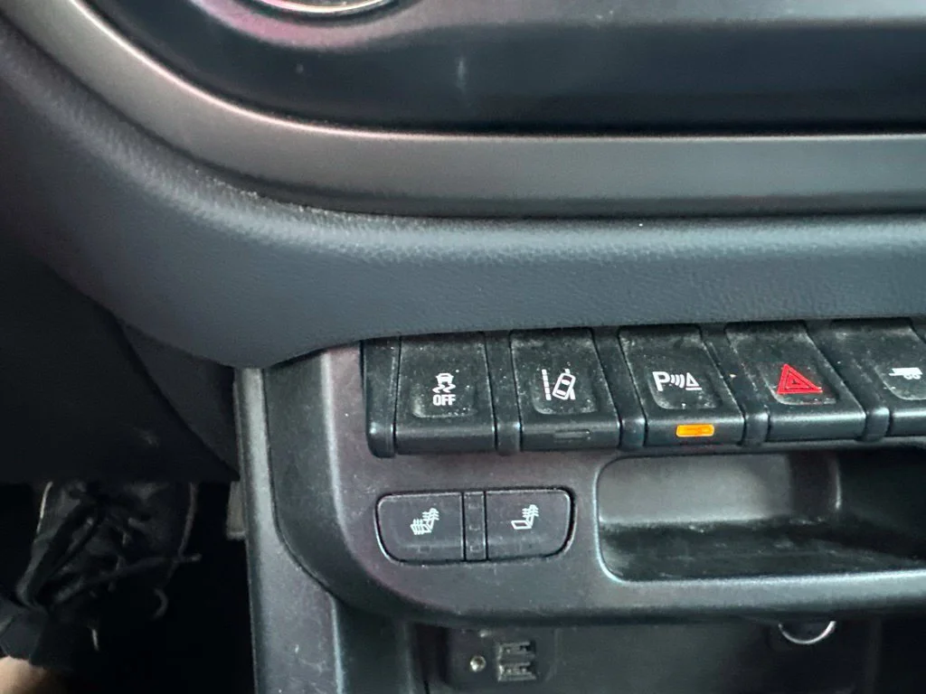 Used 2021 CHERRY RED TINTCOAT Chevrolet 4WD Z71 image 20
