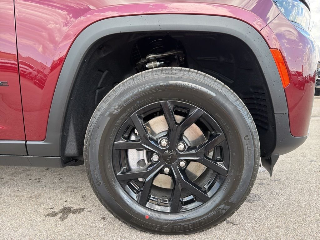 New 2026 Velvet Red Pearl-Coat Exterior Paint Jeep Altitude image 27