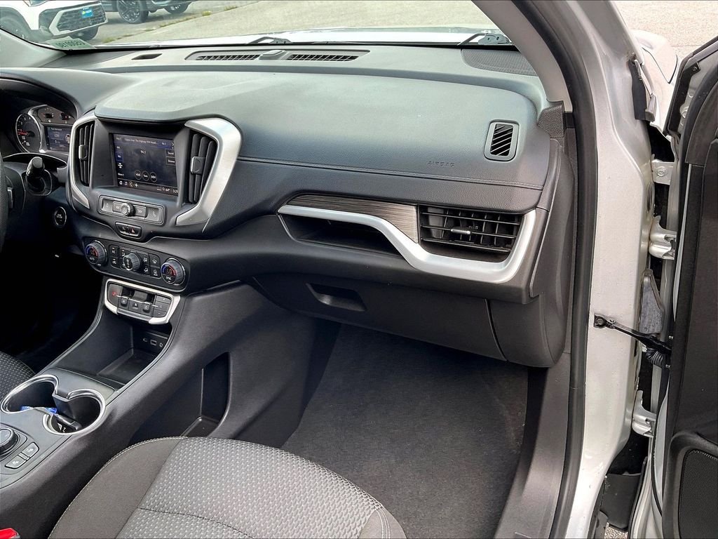 Used 2022 Quicksilver Metallic GMC SLE image 12