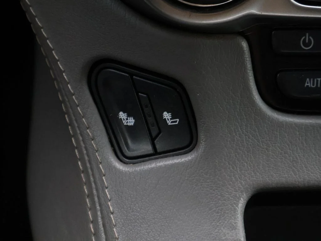 Used 2018 Gray Chevrolet LT image 26