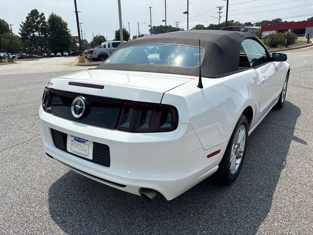 Used 2013 White Ford V6 image 8