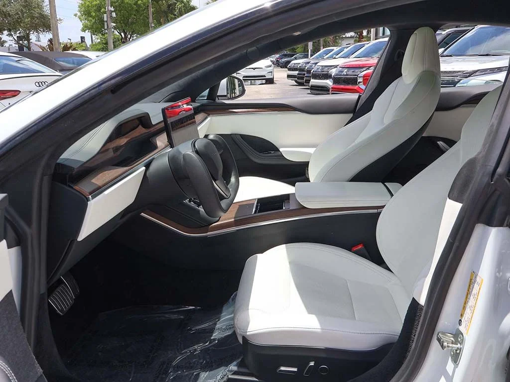 Used 2023 White Tesla Standard Range image 30
