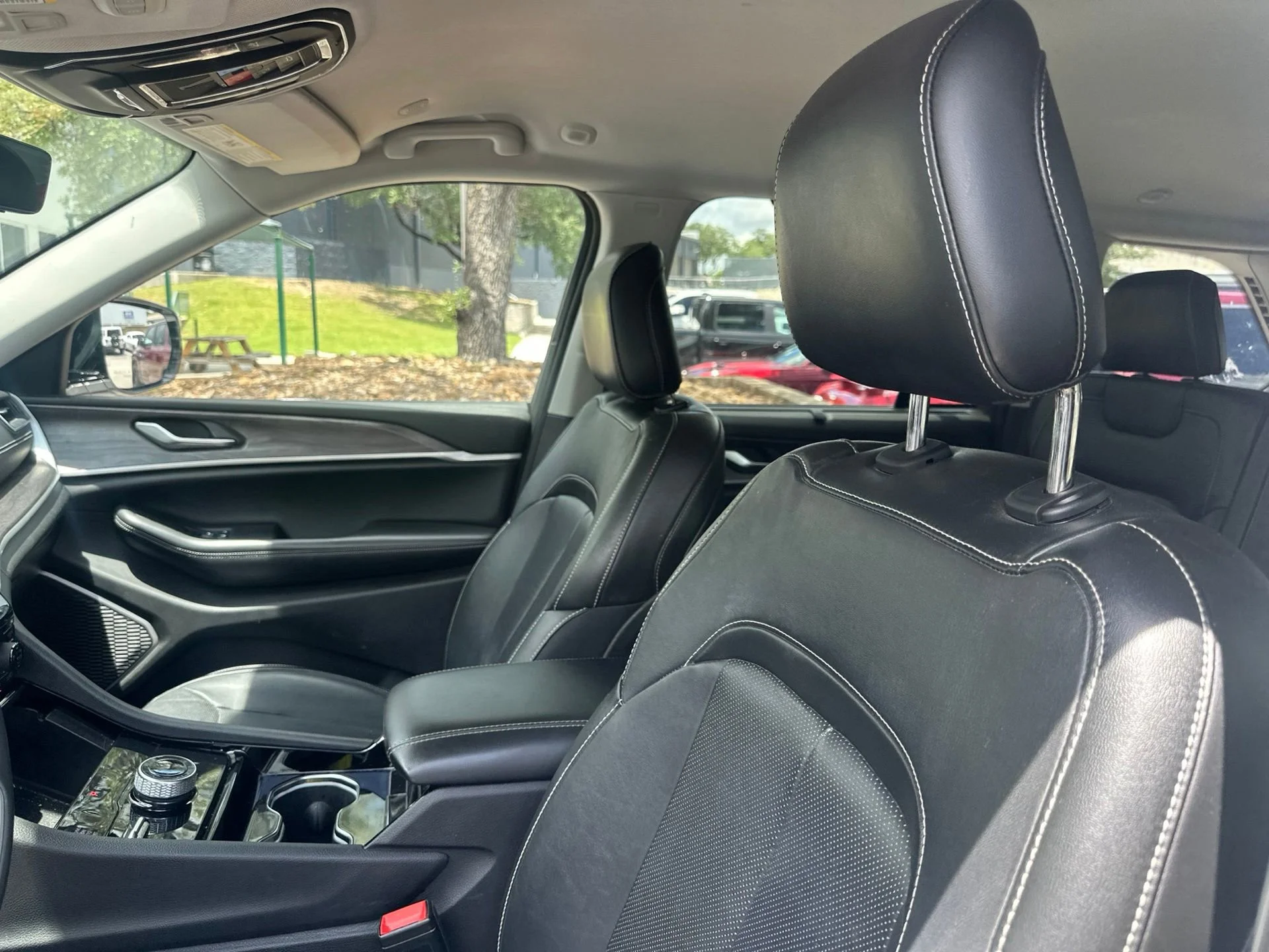Used 2023 Bright White Clearcoat Jeep Limited image 9