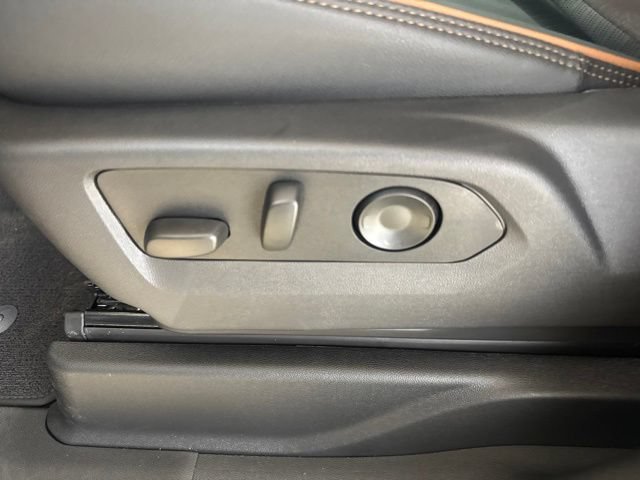 2026 GMC Yukon AT4 - Photo 9