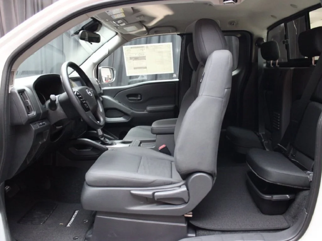 New 2027 Glacier White Nissan King Cab® S image 13