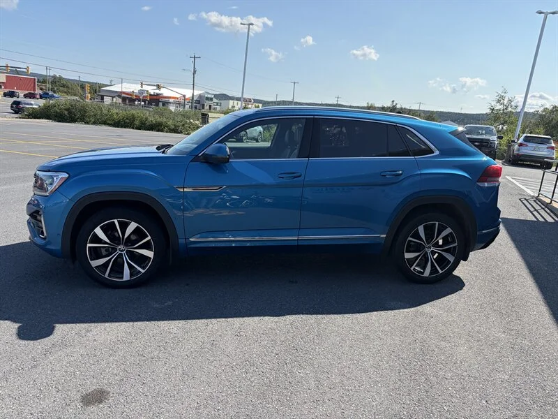 Used 2024 Blue Volkswagen SEL Premium R-Line 4Motion image 3