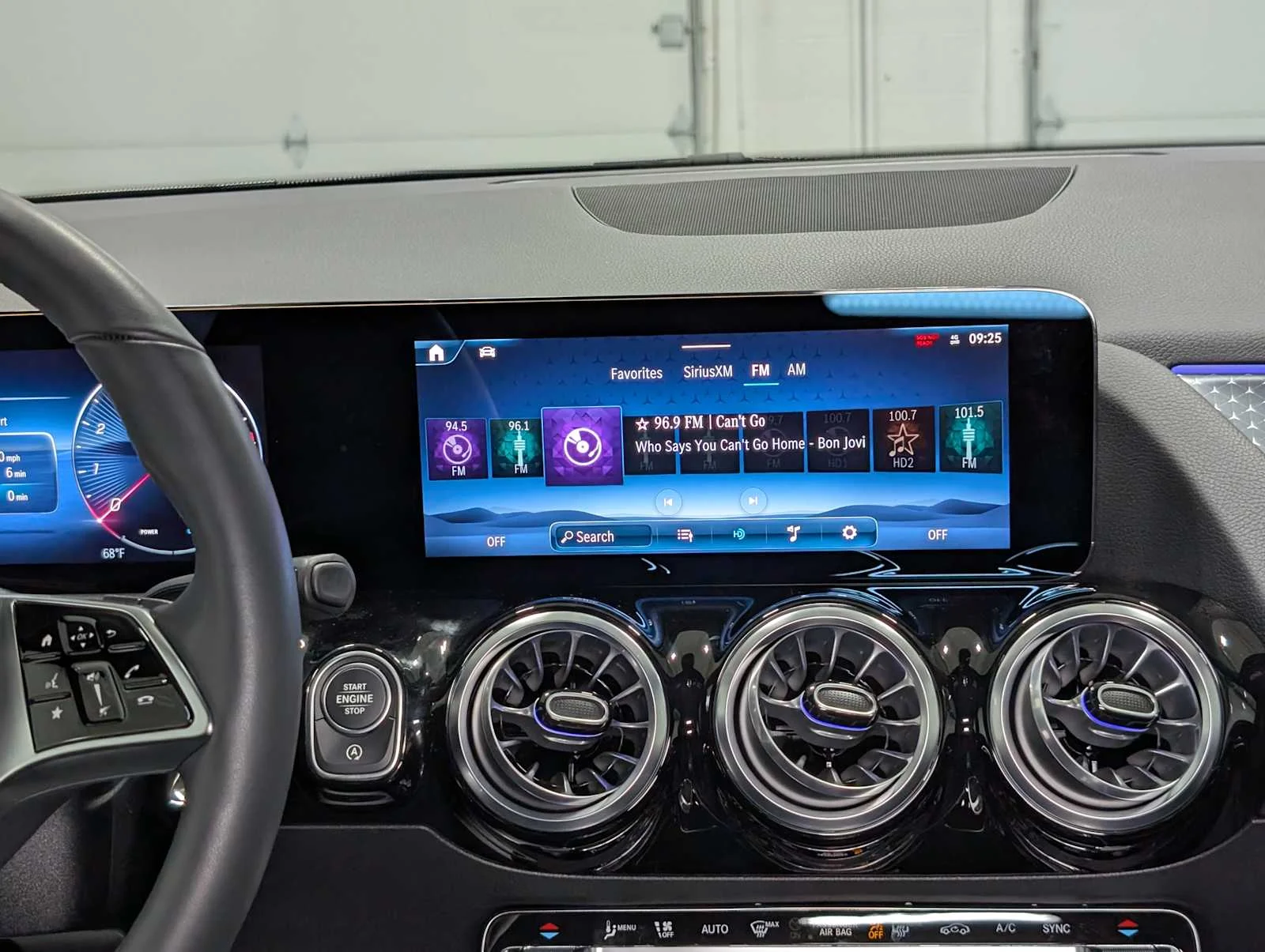 Certified Used 2025 Night Black Mercedes-Benz GLA 250 image 18