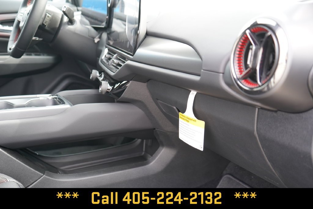 2025 Chevrolet Equinox EV RS - Photo 21