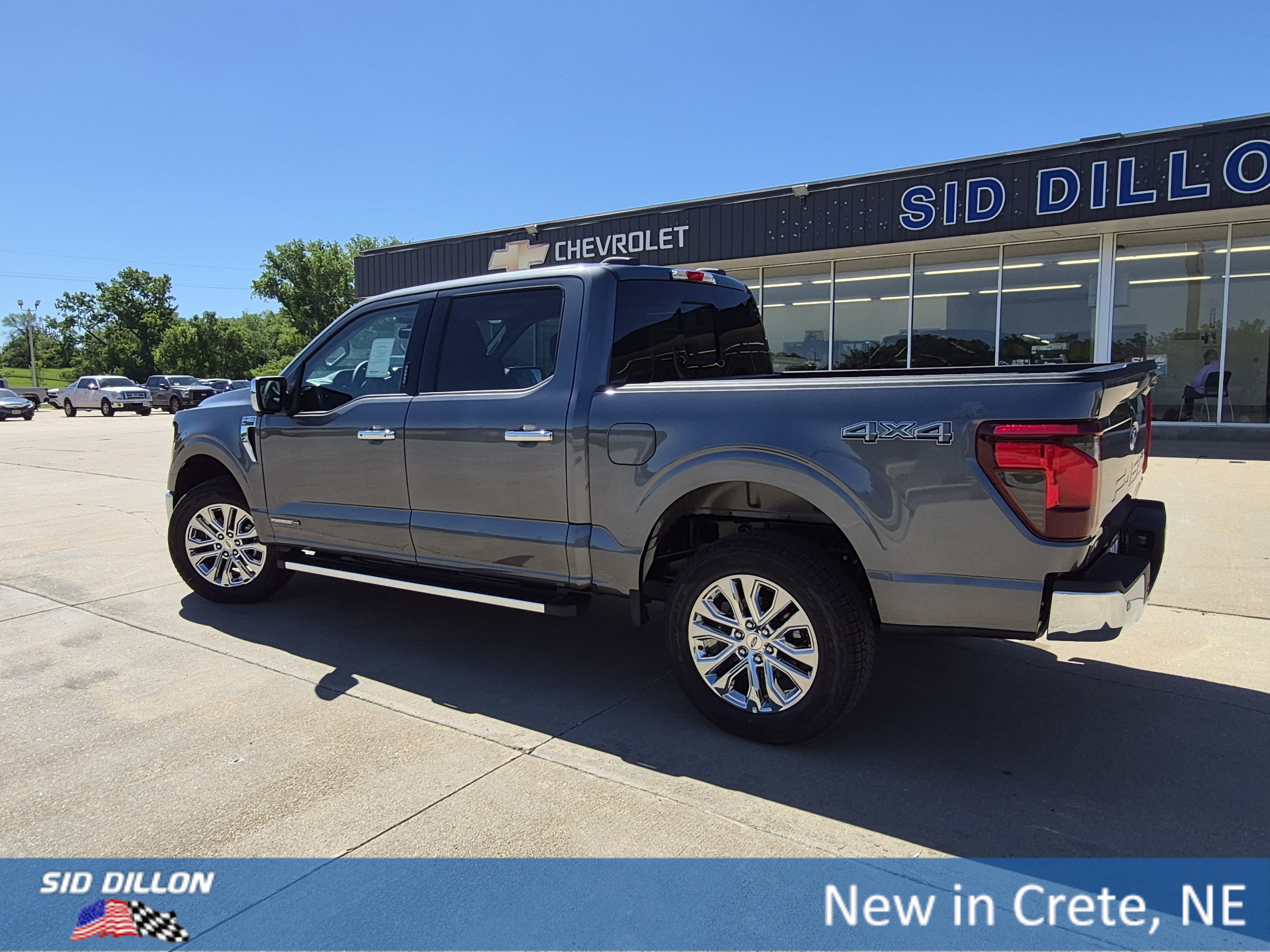 New 2026 Carbonized Gray Metallic Ford XLT image 17