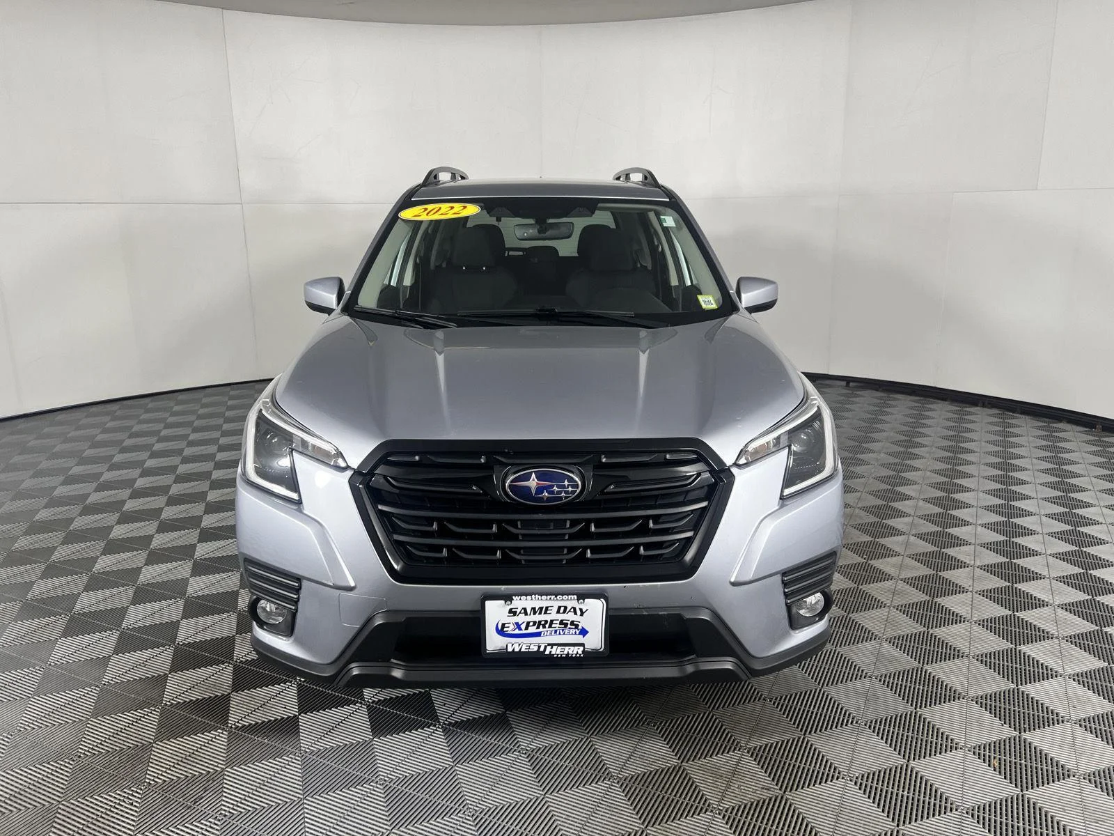 Used 2022 Ice Silver Metallic Subaru Premium image 21