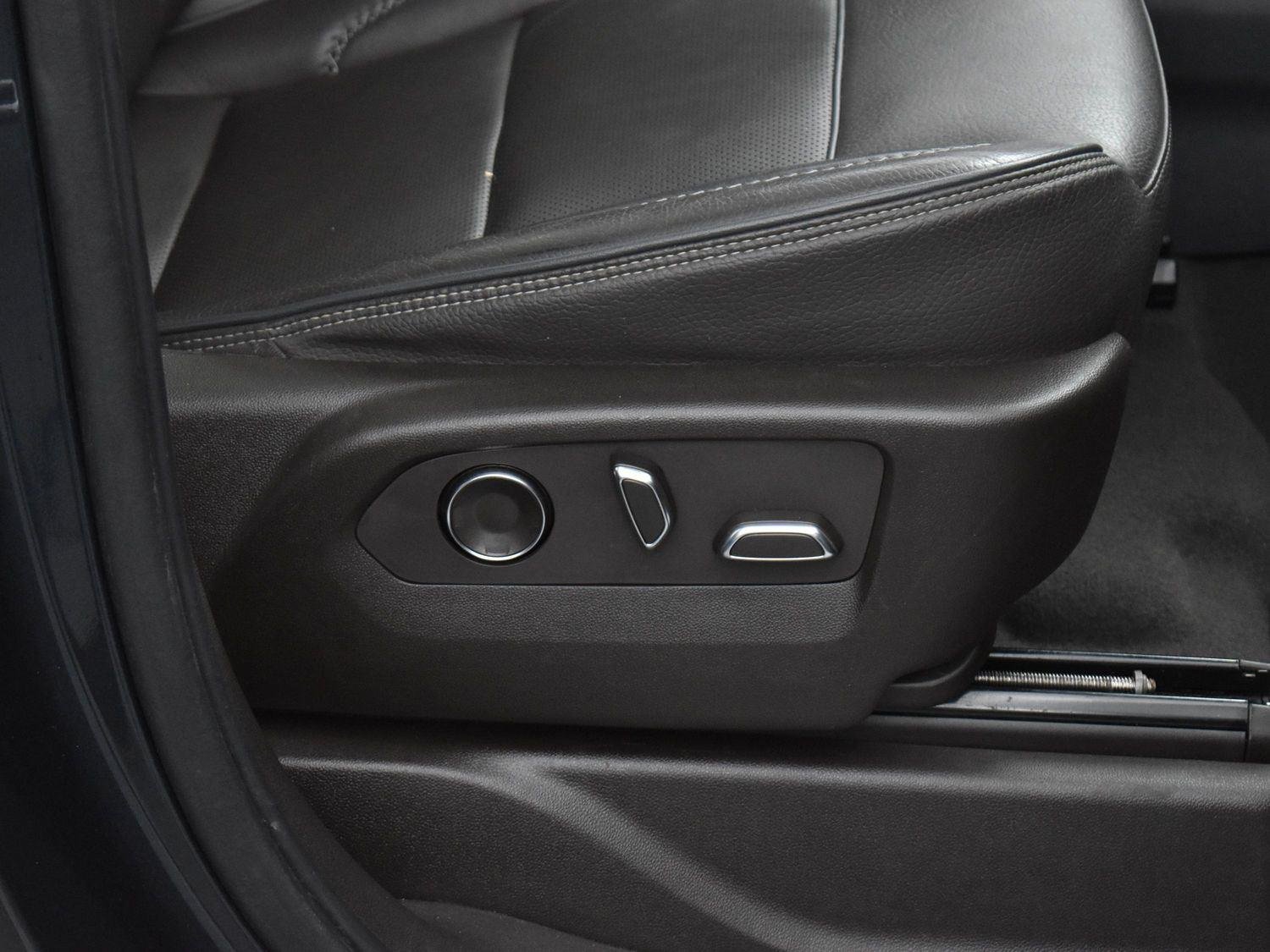 Used 2021 Hunter Metallic GMC Denali image 35