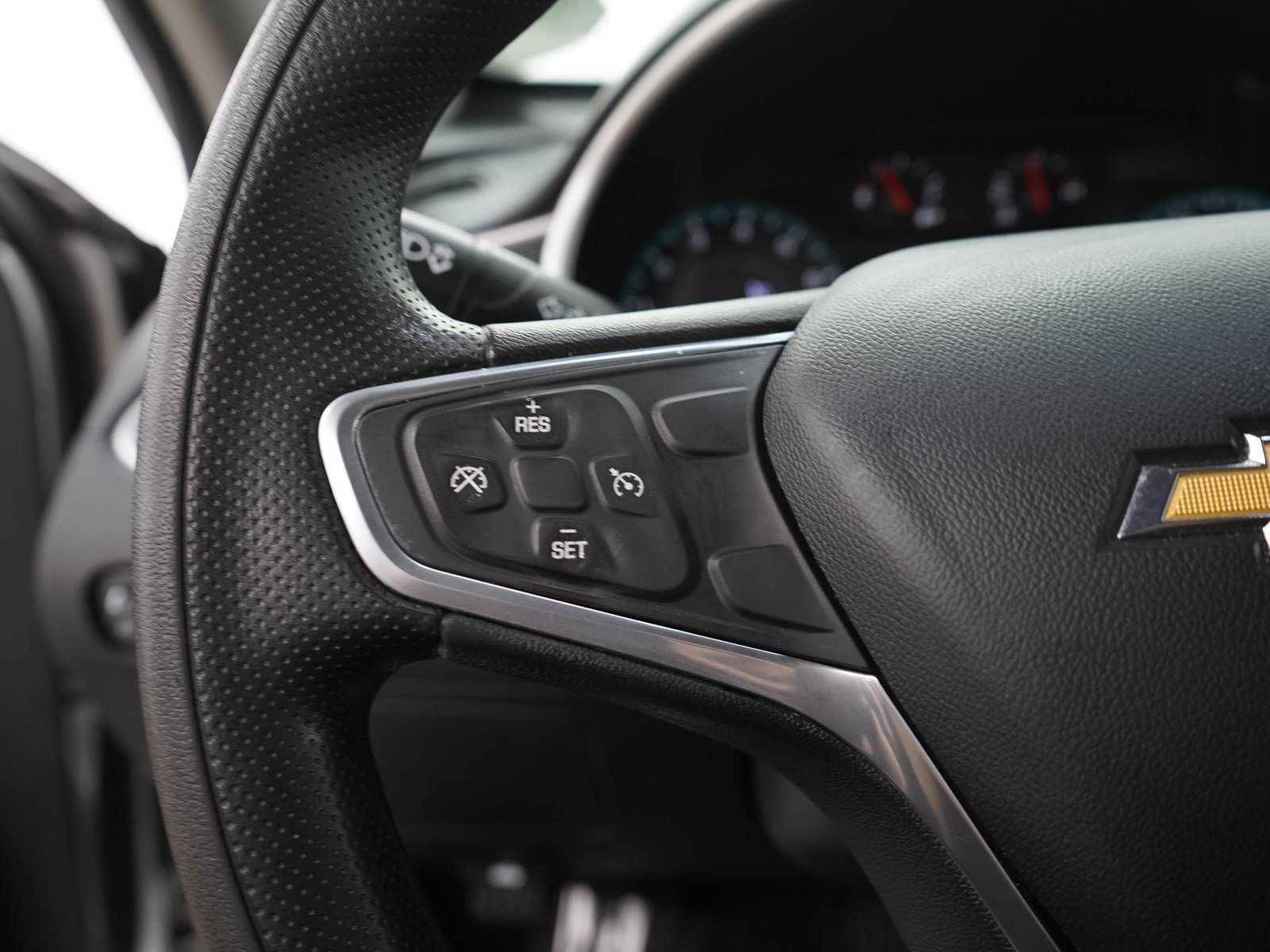 Used 2022 Silver Ice Metallic Chevrolet LS image 22
