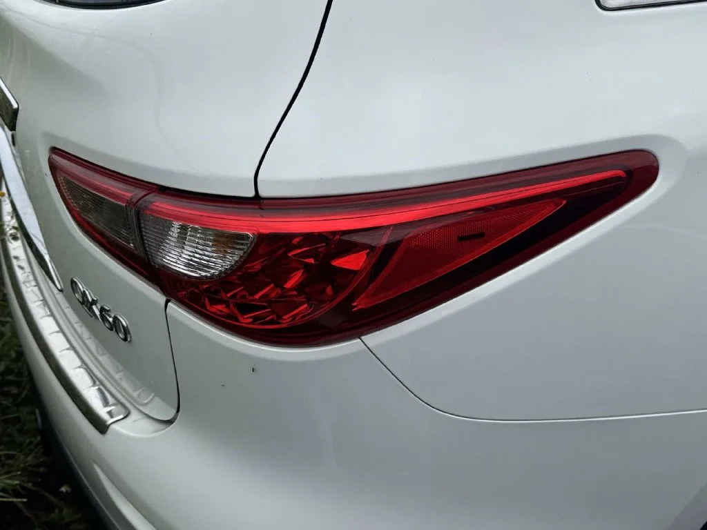 Certified Used 2014 White INFINITI Base image 16