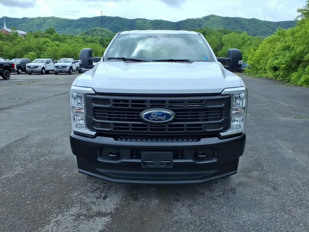 New 2026 Oxford White Ford F-350® XL image 9