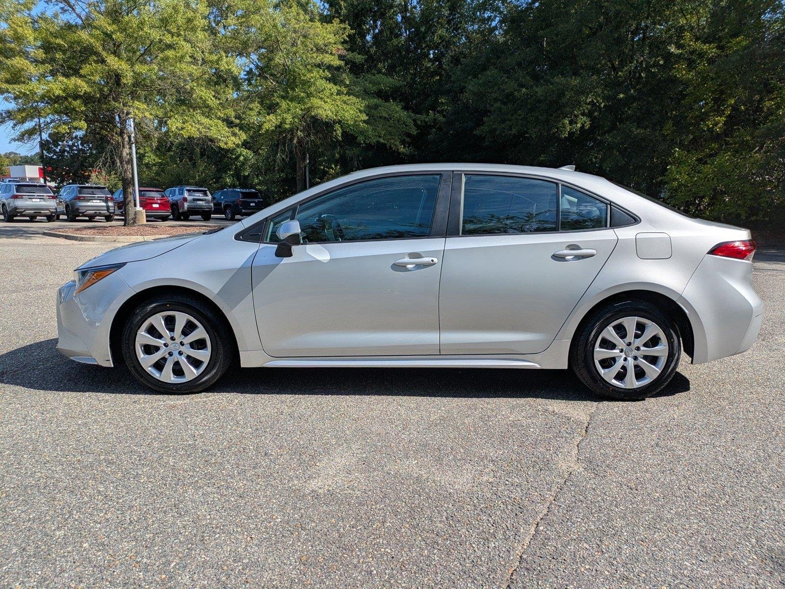 Used 2024  Toyota LE image 7