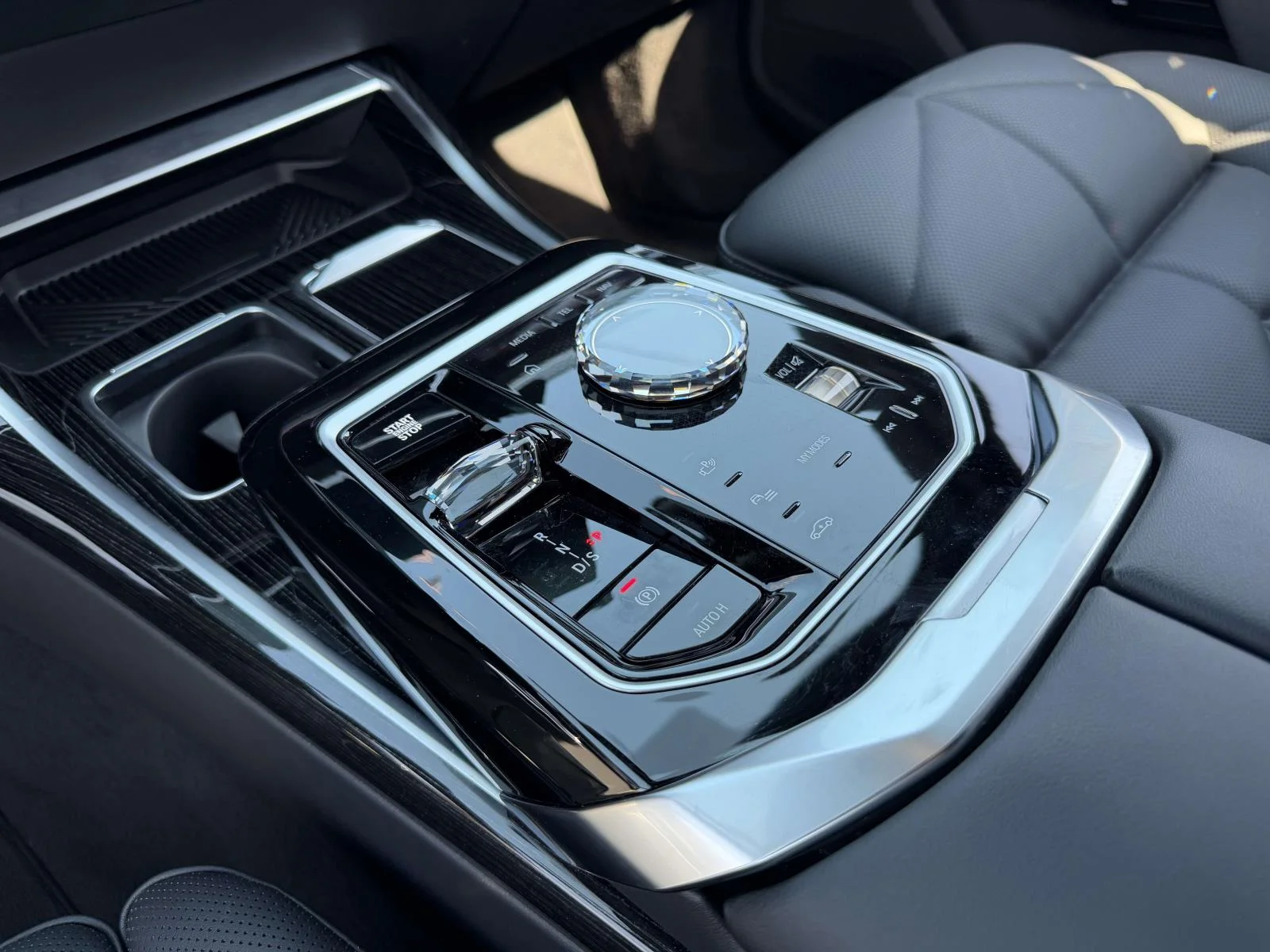 2026 BMW 7 Series 740i - Photo 34