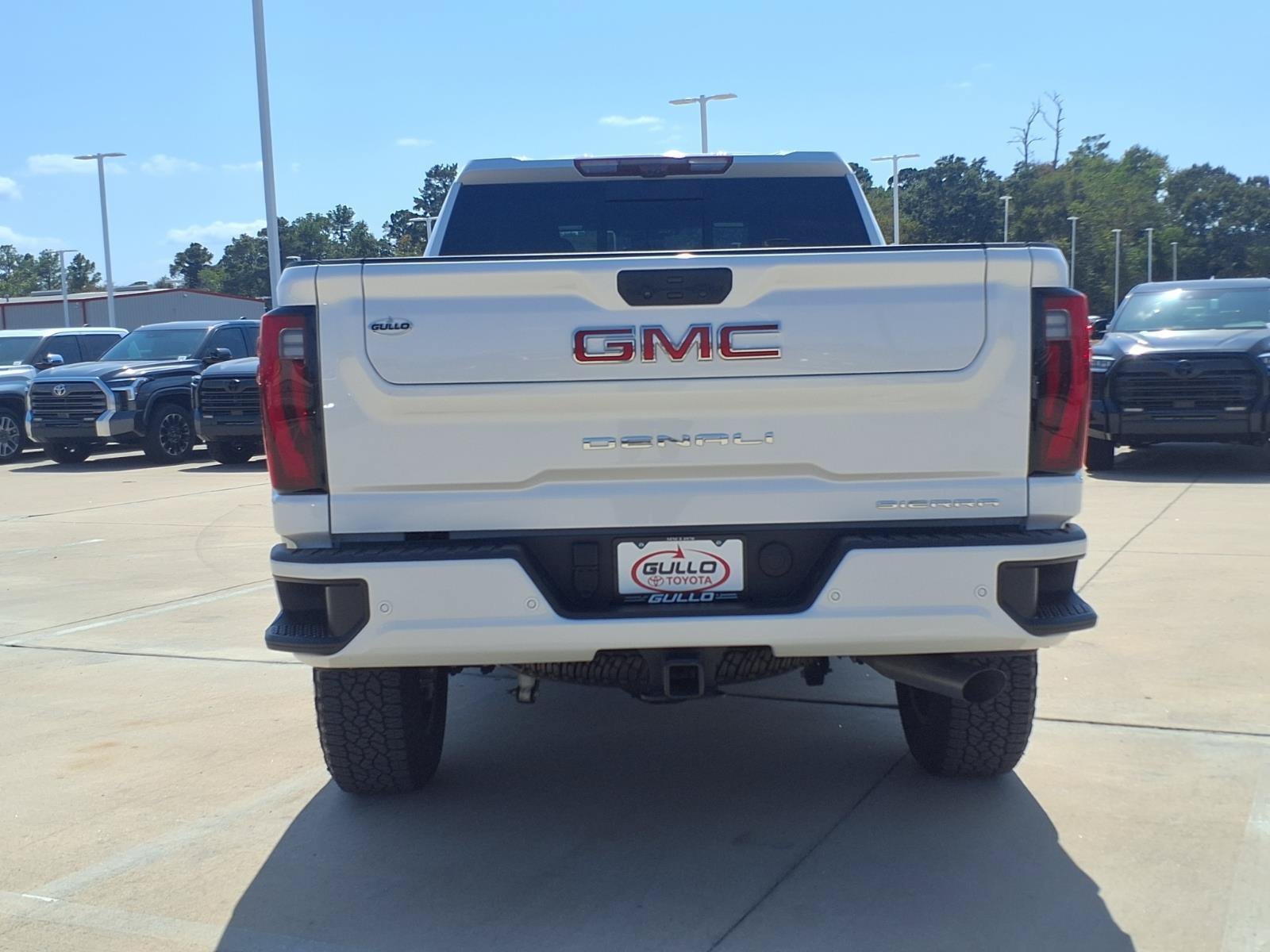 Used 2025 White Frost GMC Denali image 7
