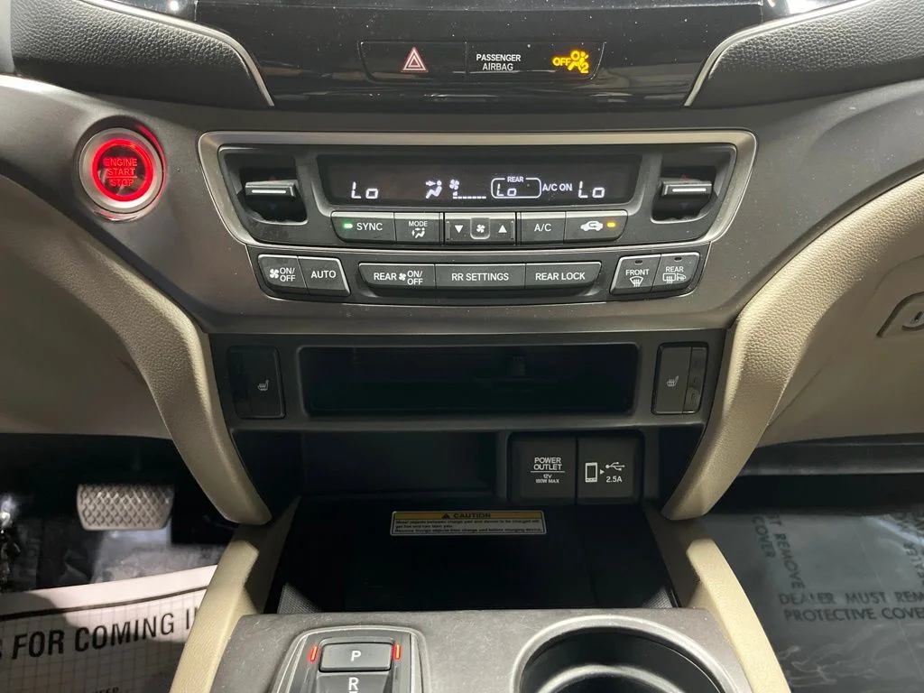 2022 Honda Pilot SE - Photo 24
