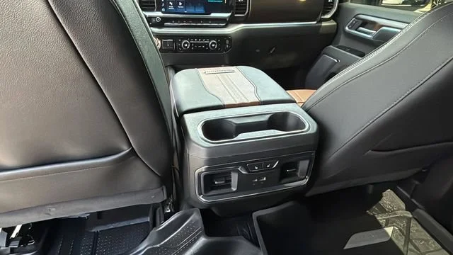 Used 2025 Iridescent Pearl Tricoat Chevrolet High Country image 21