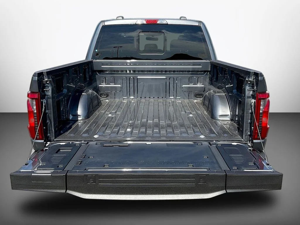 New 2026 Carbonized Gray Metallic Ford Tremor® image 16