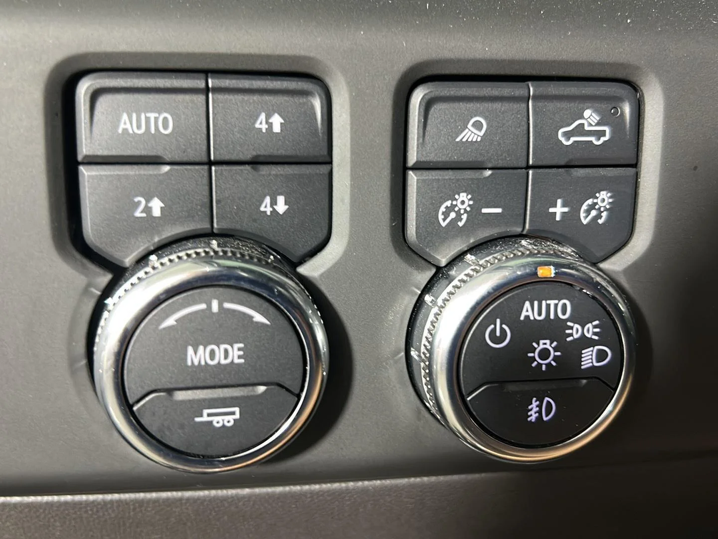 Used 2024 Onyx Black GMC AT4 image 23