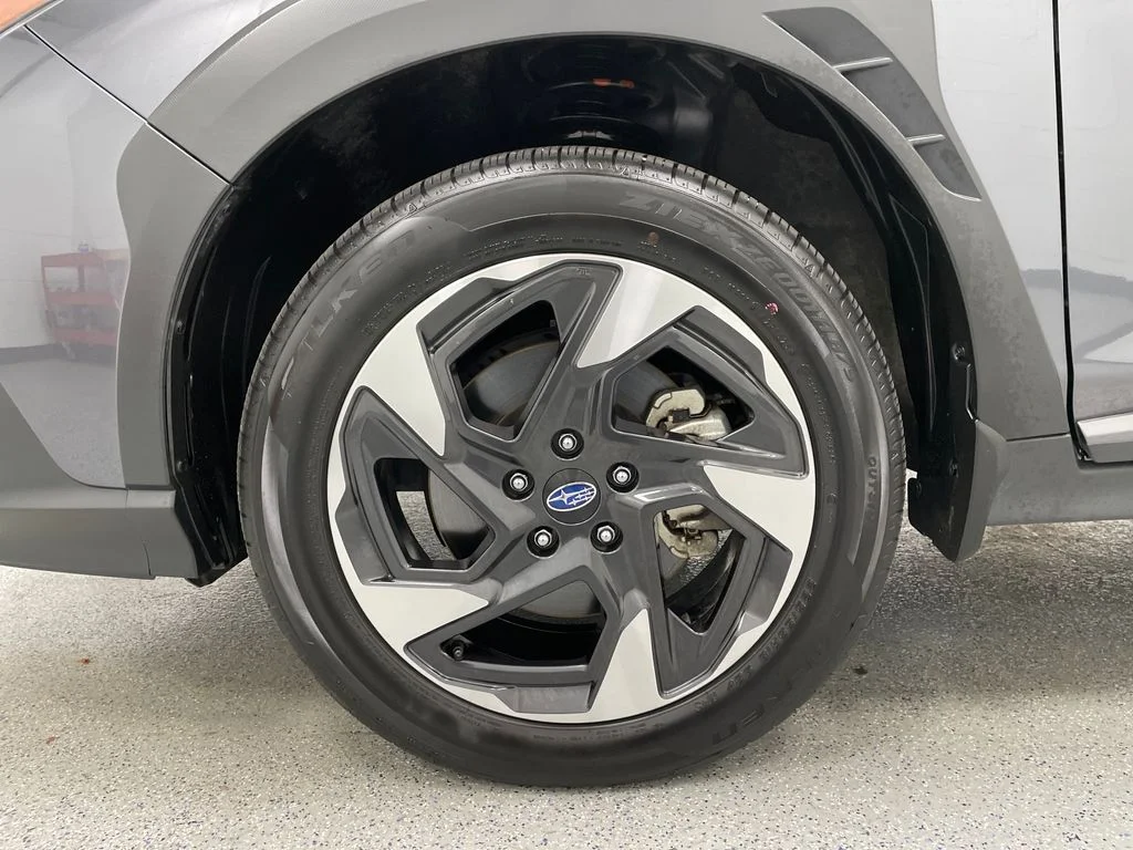 Used 2025 Gray Metallic Subaru Limited image 5