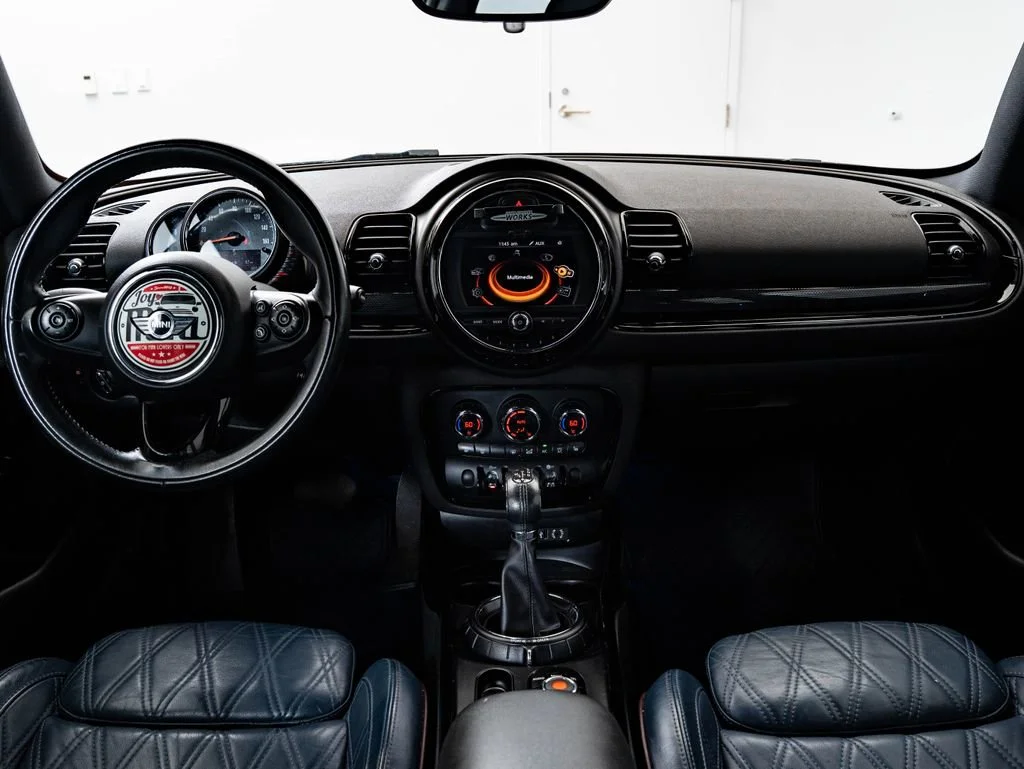 Used 2017 Gray Metallic MINI Clubman image 33
