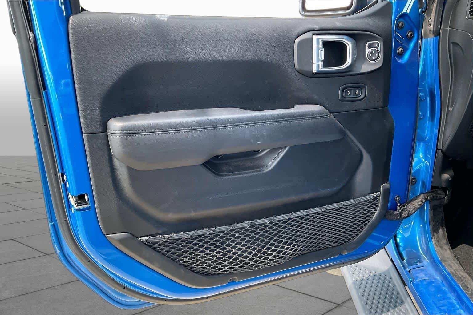 Used 2022 Hydro Blue Pearlcoat Jeep Unlimited Sahara Altitude image 20
