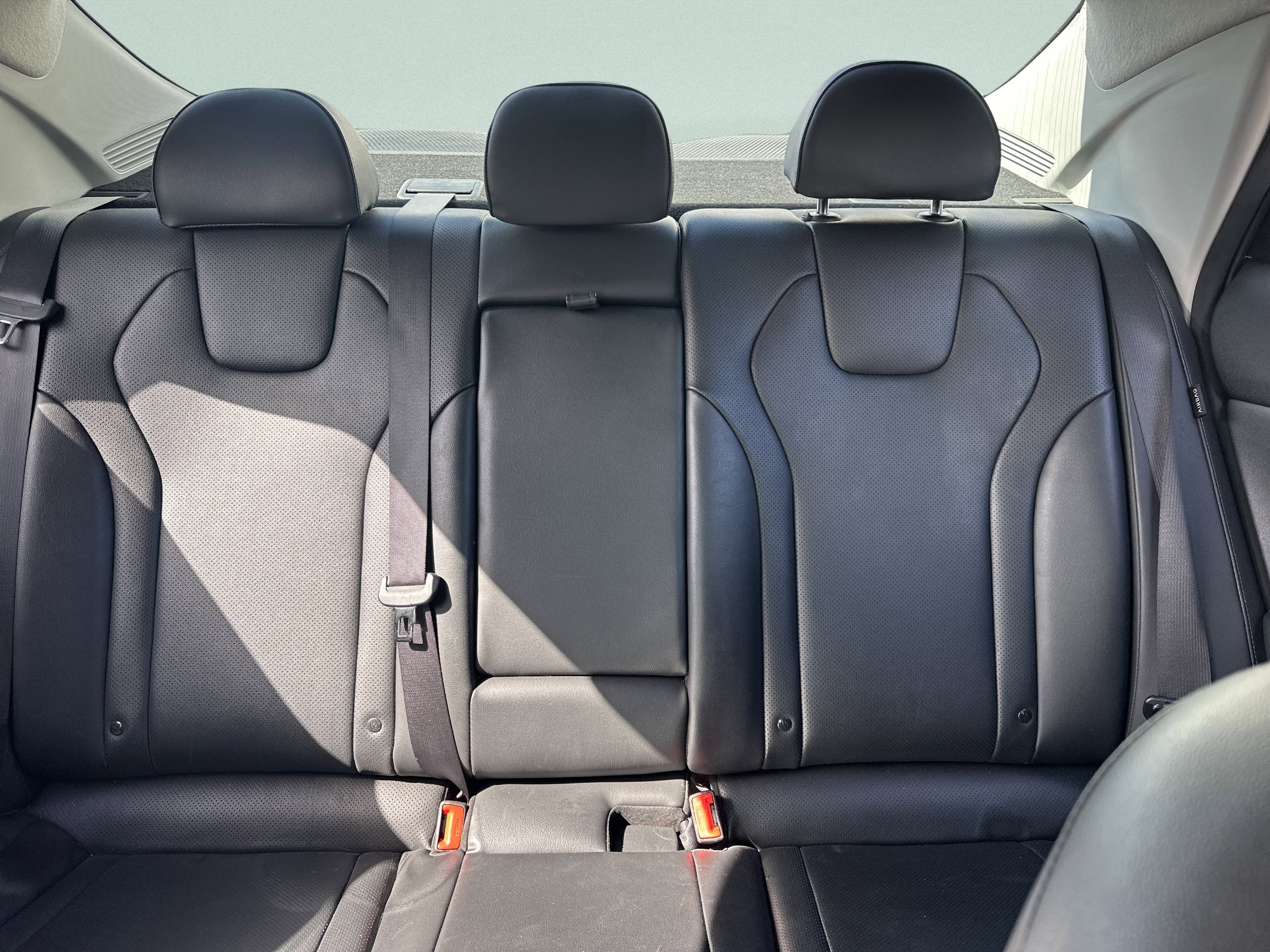 Used 2025 Serenity White Hyundai Limited image 11