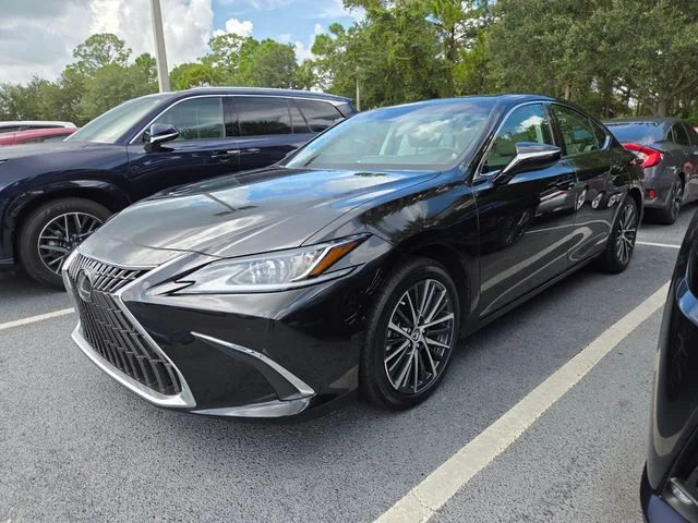 Certified Used 2025 Black Lexus 350 image 3