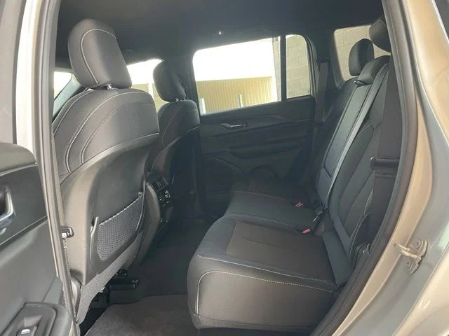 Used 2025 Silver Jeep Laredo image 25