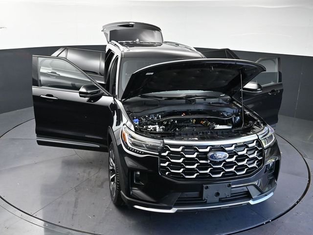 Used 2025 Black Metallic Ford Platinum image 43