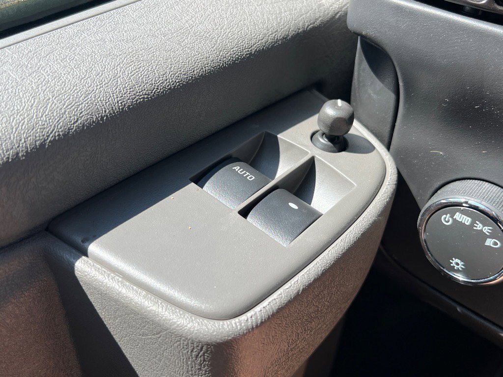 2025 GMC Savana Cargo Work Van - Photo 15