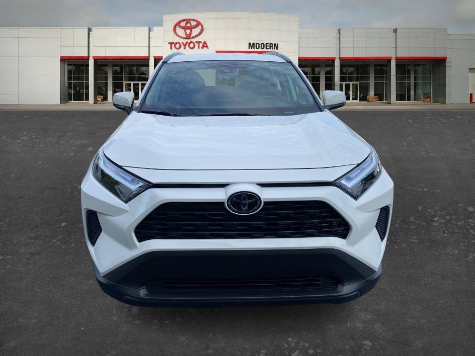 Used 2025 Ice Toyota XLE image 2