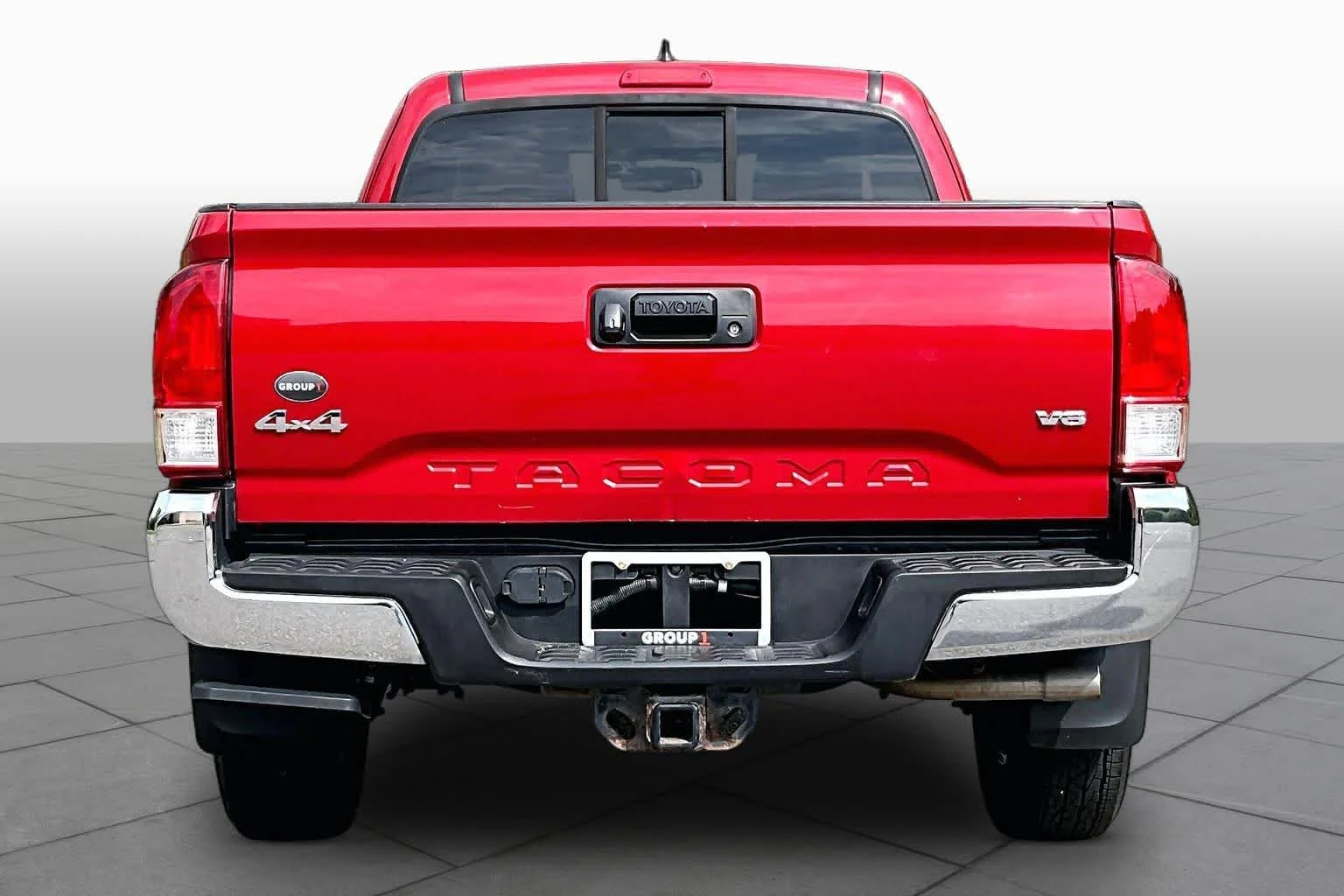 Used 2017 Barcelona Red Metallic Toyota SR5 image 5
