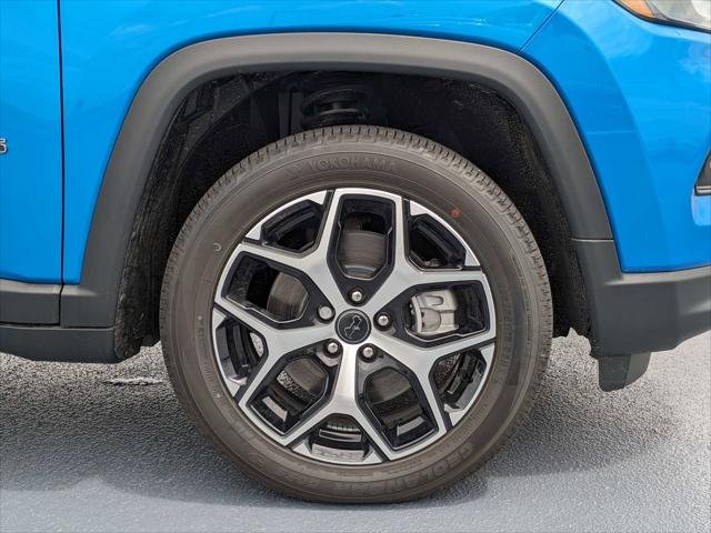 New 2026 Hydro Blue Pearl-Coat Exterior Paint Jeep Limited image 36