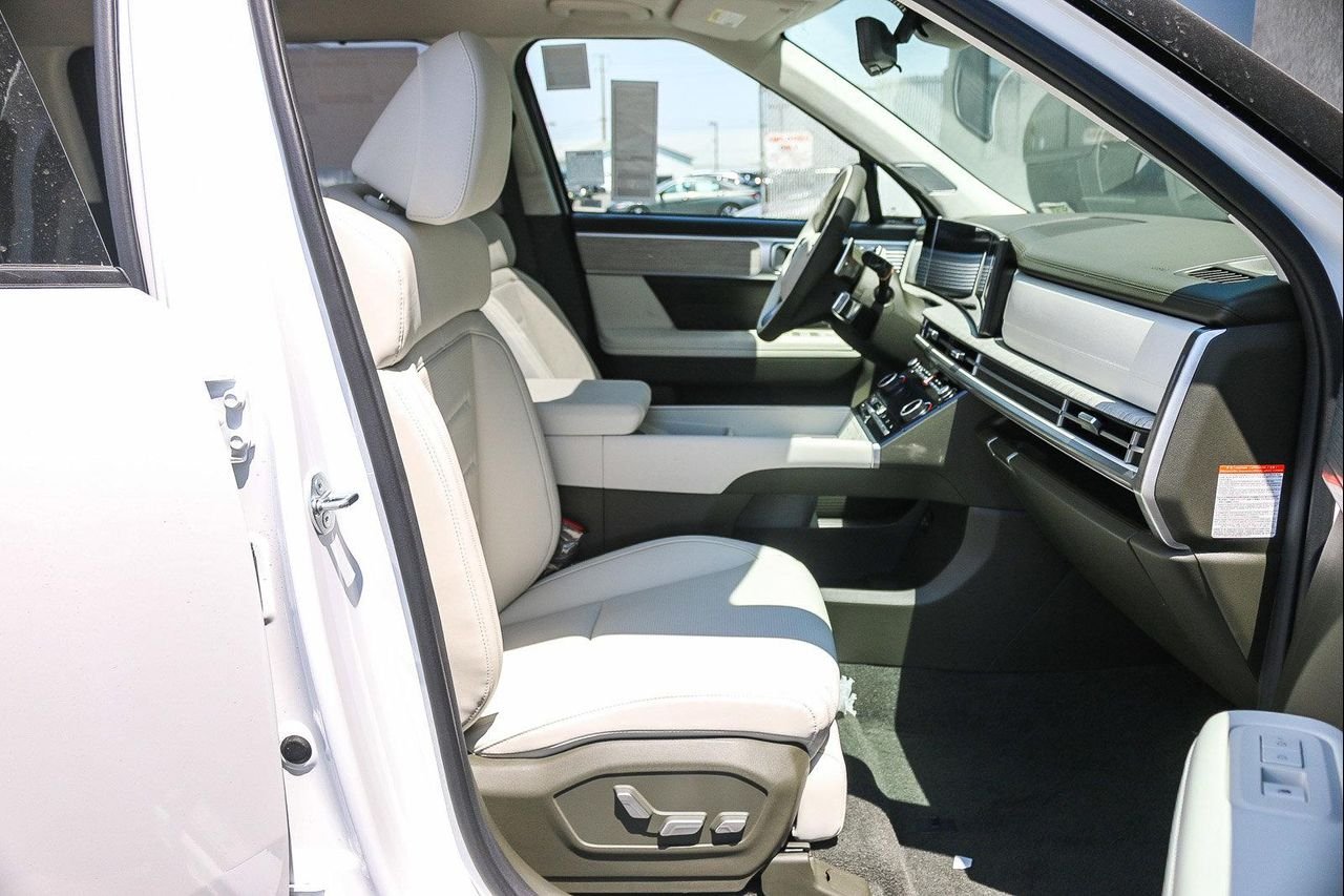 New 2025 White Hyundai Calligraphy image 46