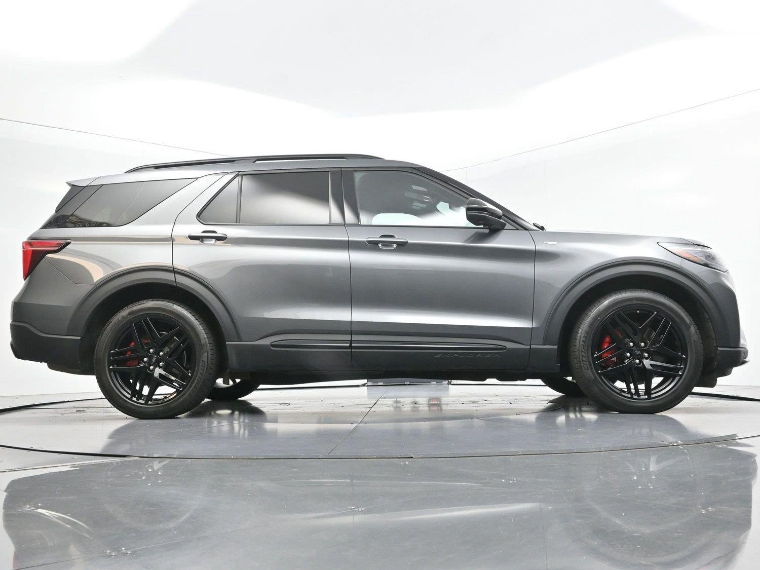 Used 2025 Carbonized Gray Ford ST-Line image 51