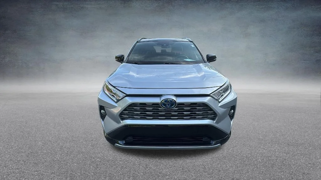 Used 2019 Silver Toyota XSE image 4