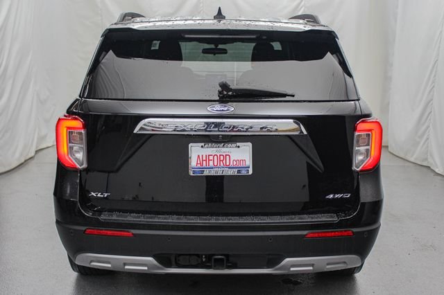 Certified Used 2023 Agate Black Metallic Ford XLT image 8