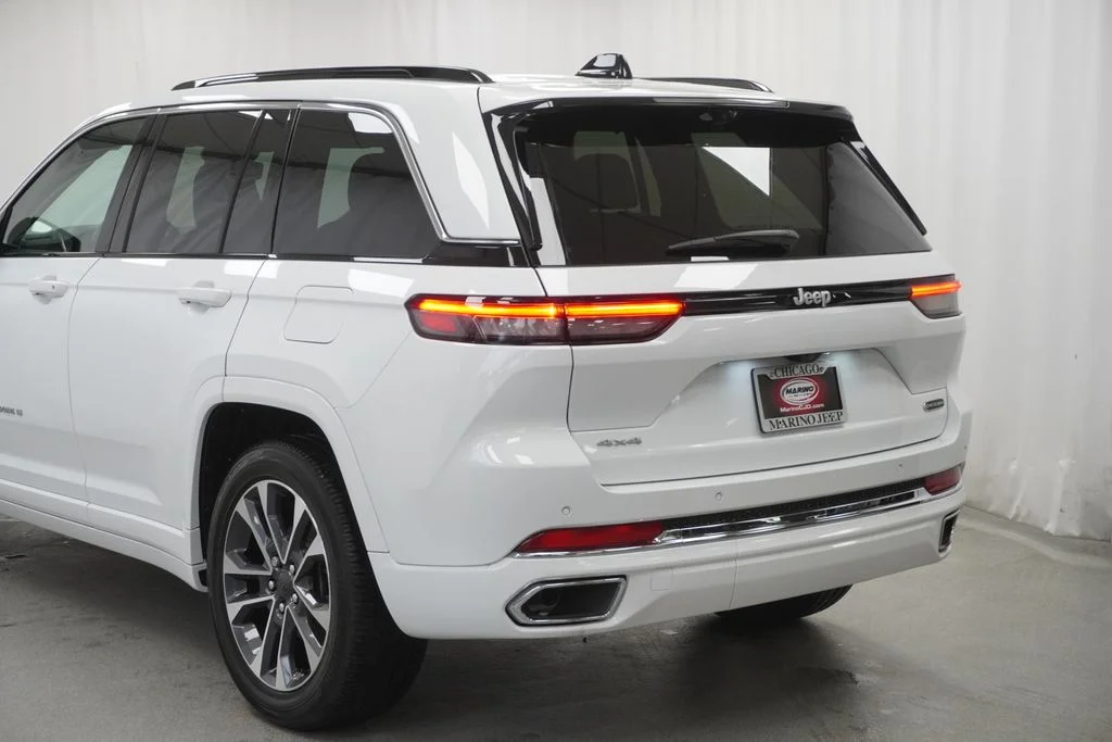 Used 2025 White Jeep Overland image 16